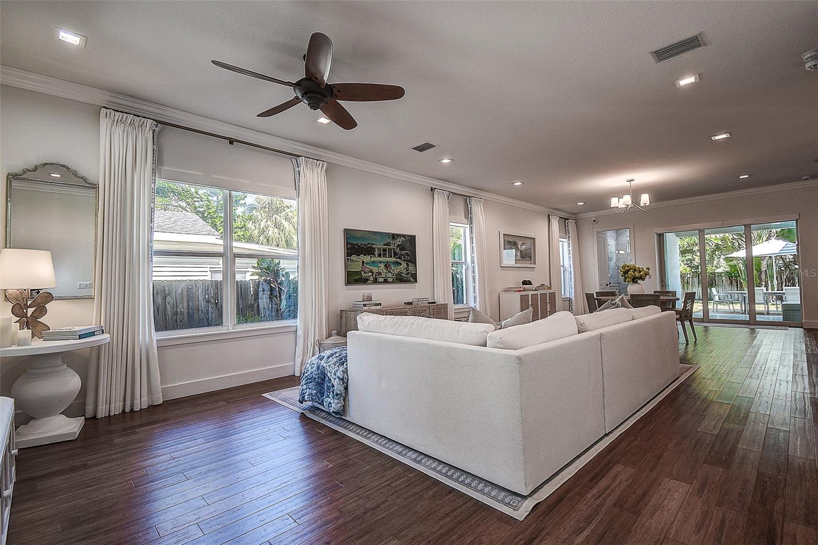 3311 W PAUL AVE — photo 4