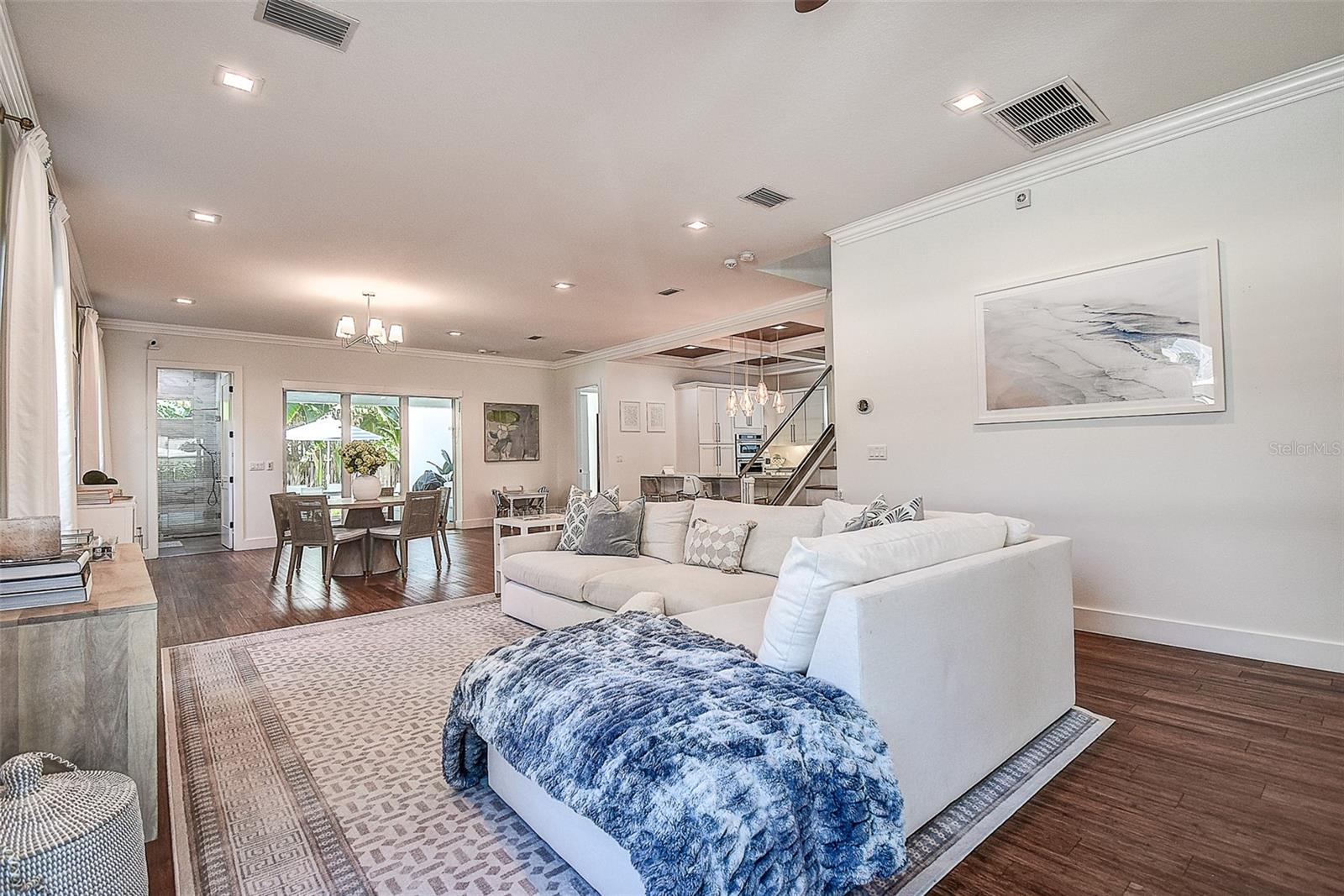 3311 W PAUL AVE — photo 8