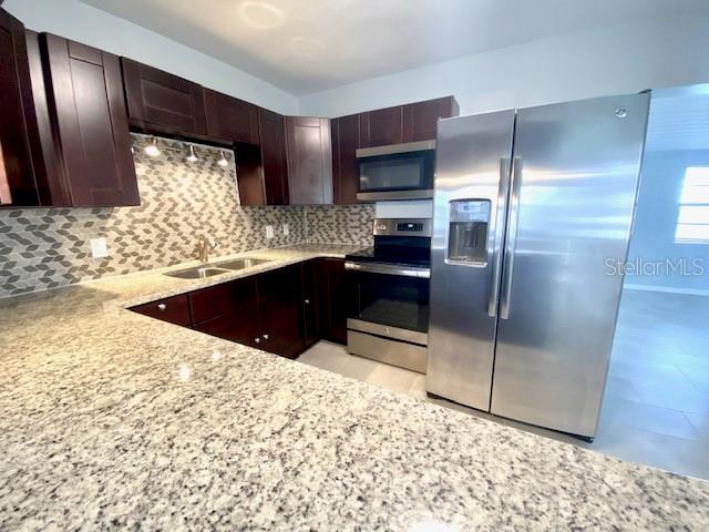 4109 W WALLACE AVE — photo 7