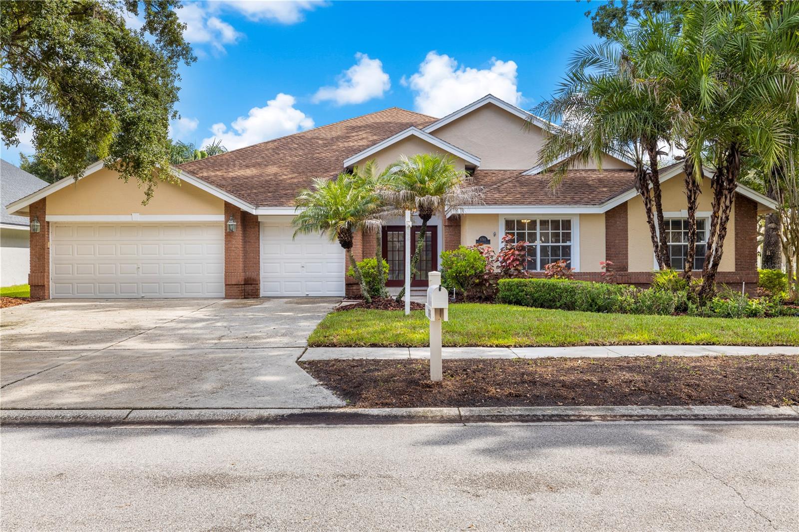 8746 TANTALLON CIR — photo 3
