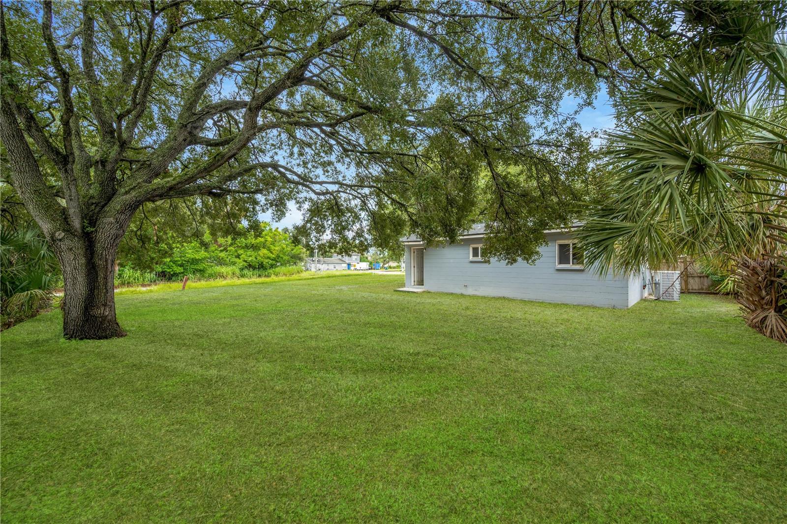 2626 E CHELSEA ST — photo 12