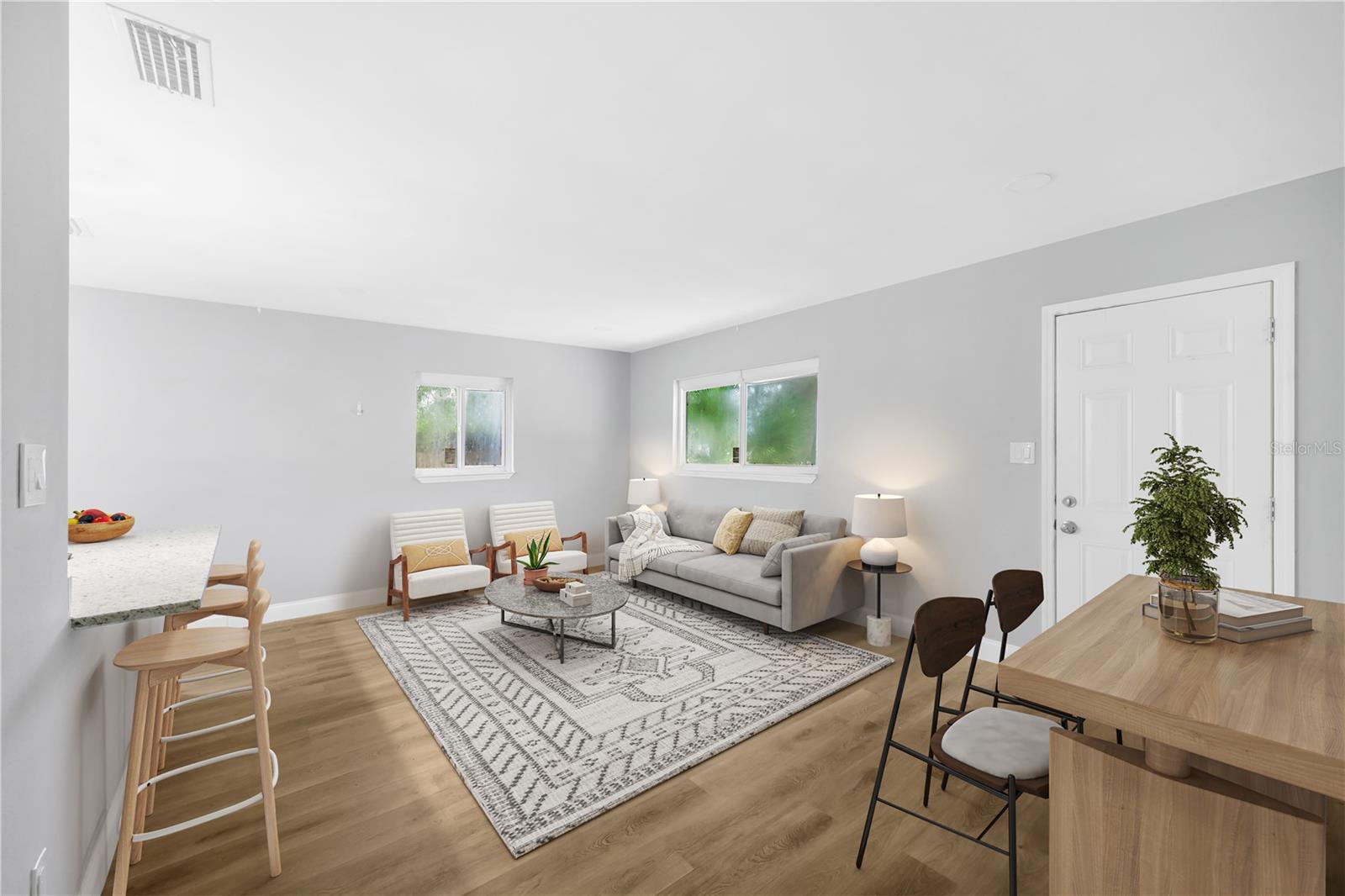 2626 E CHELSEA ST — photo 4