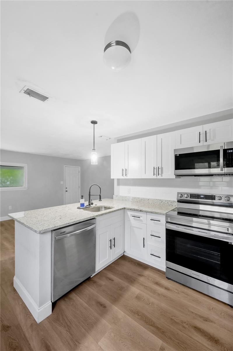 2626 E CHELSEA ST — photo 10