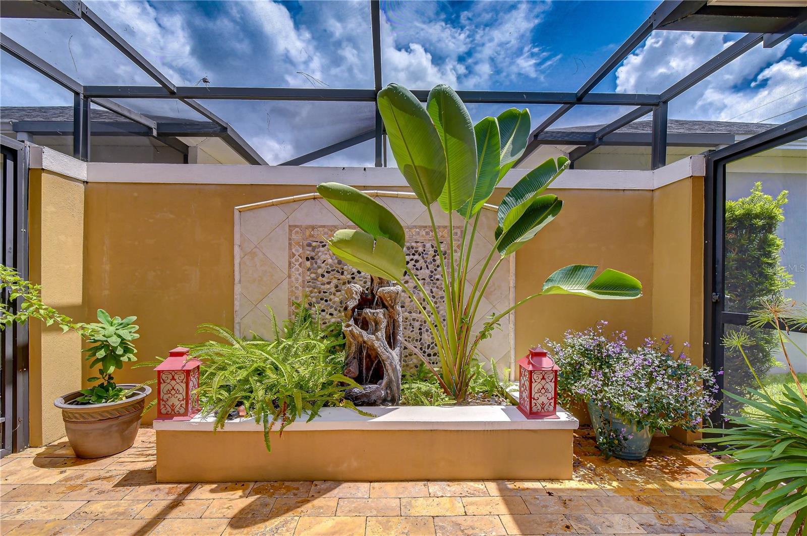 6806 MUNCASTER CT — photo 9
