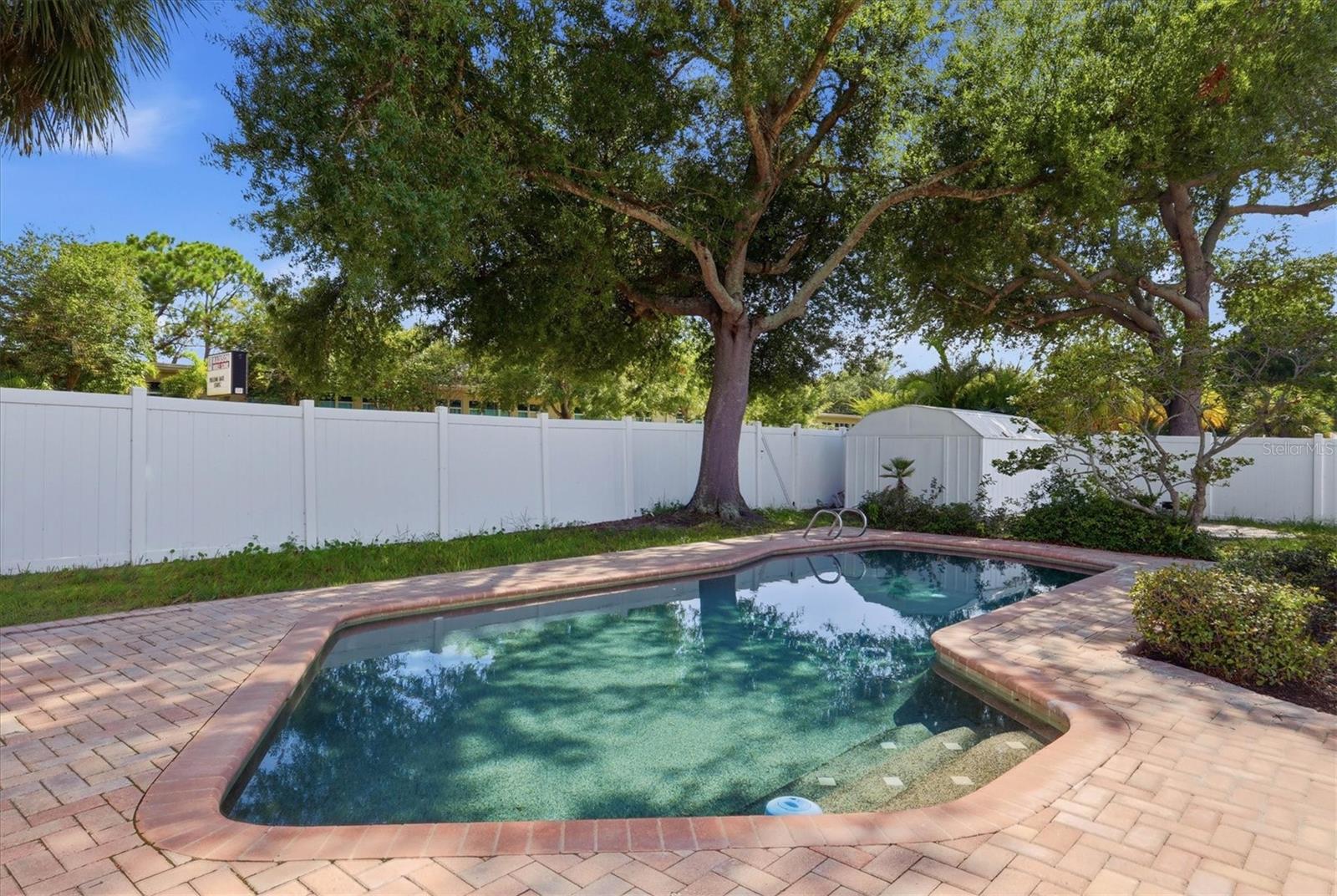 4420 W BAY COURT AVE — photo 2