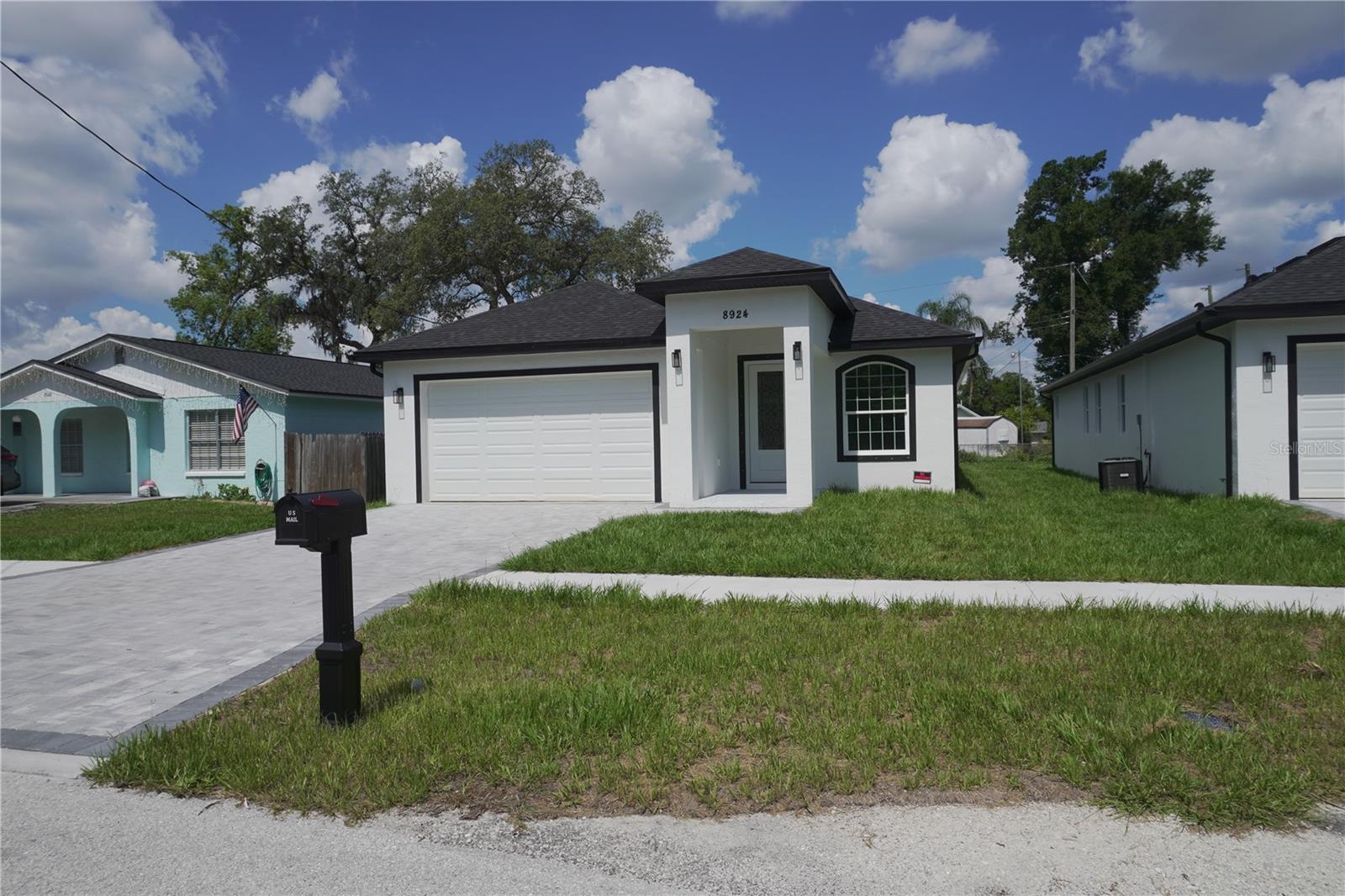 8924 N ORLEANS AVE — photo 2