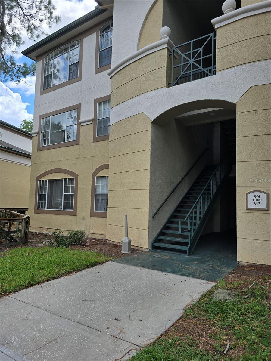 17112 CARRINGTON PARK DR #902 — photo 2