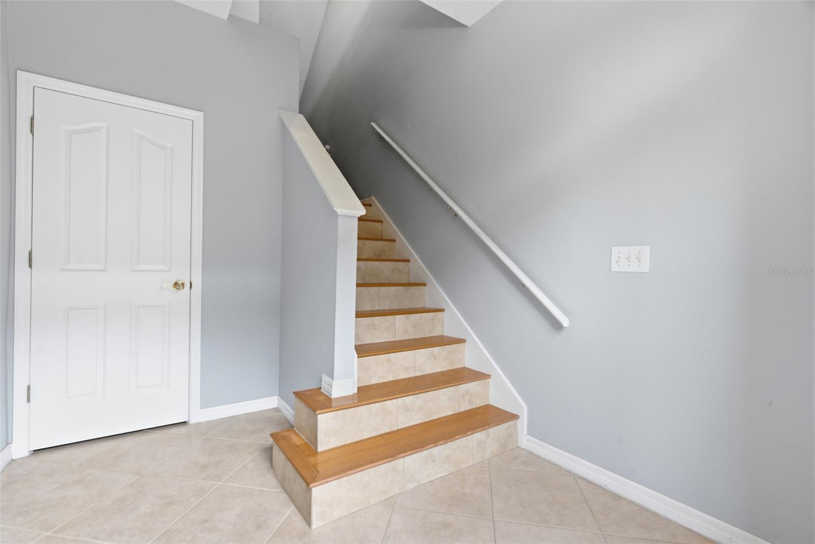 3011 POINTEVIEW DR — photo 4
