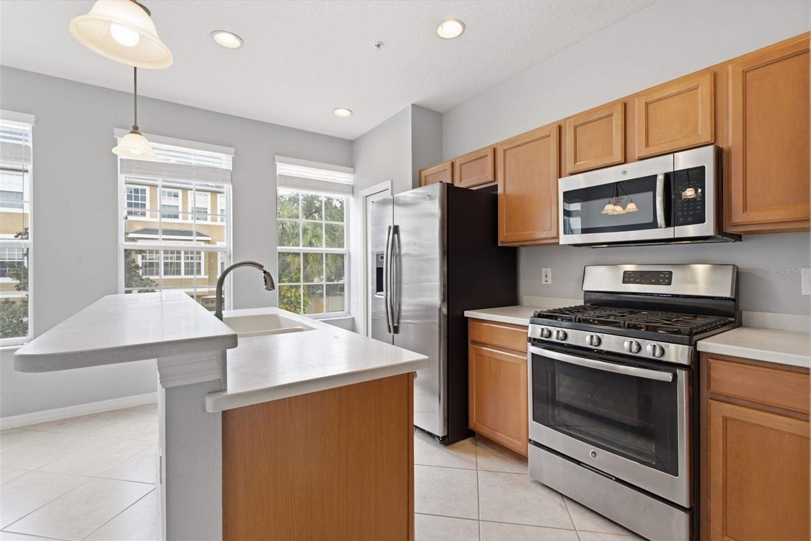 3011 POINTEVIEW DR — photo 10