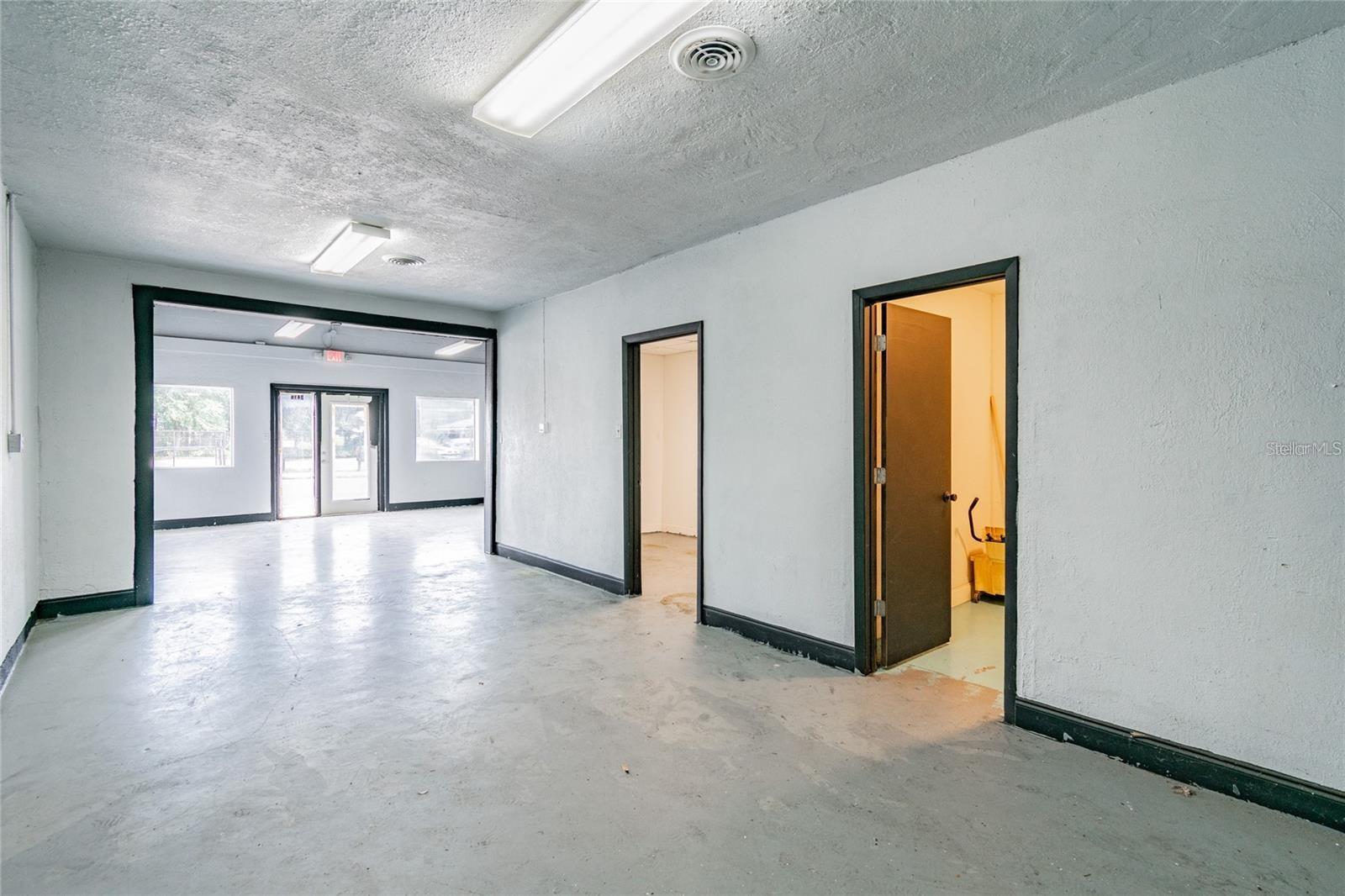 3410 E 7TH AVE — photo 9