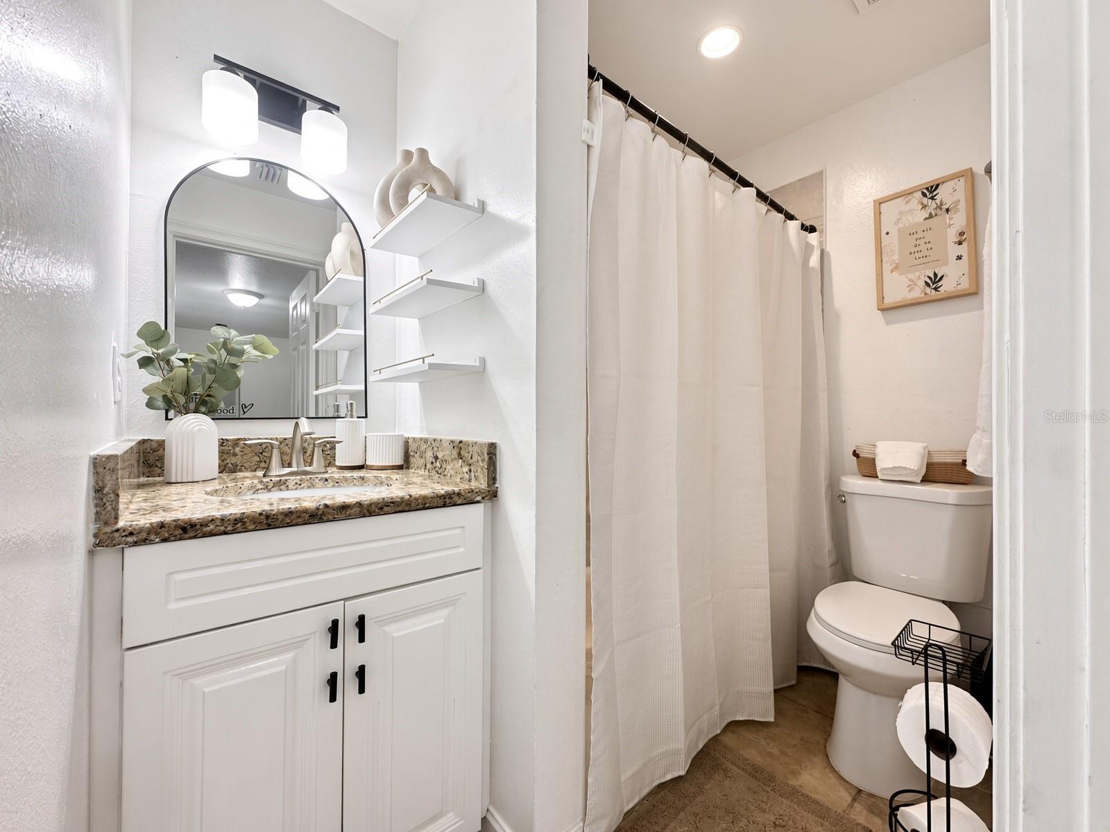 6508 N GLEN AVE — photo 12