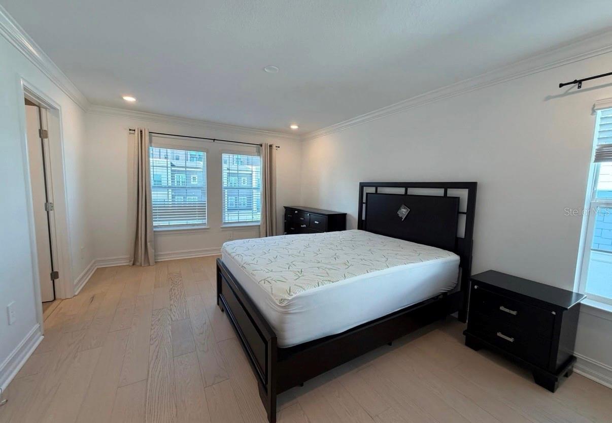 1523 W CHESTNUT ST — photo 6
