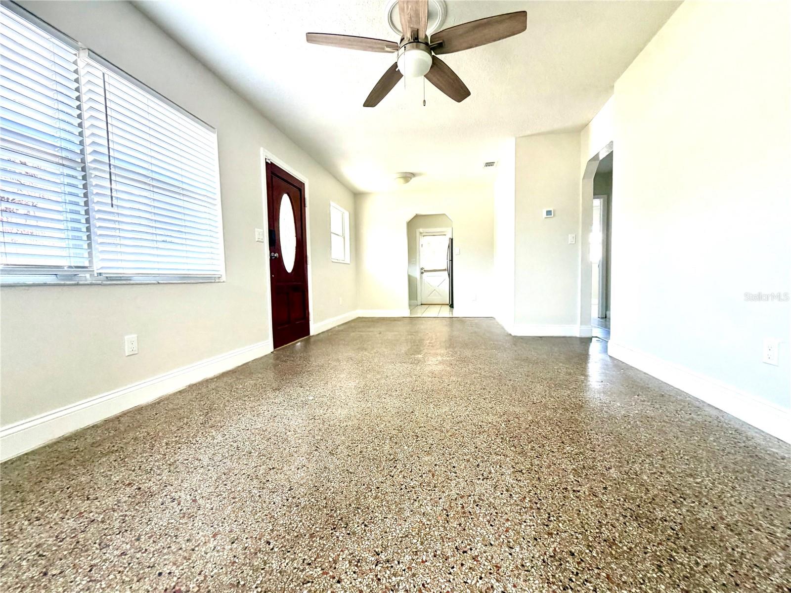 2119 W HENRY AVE — photo 8