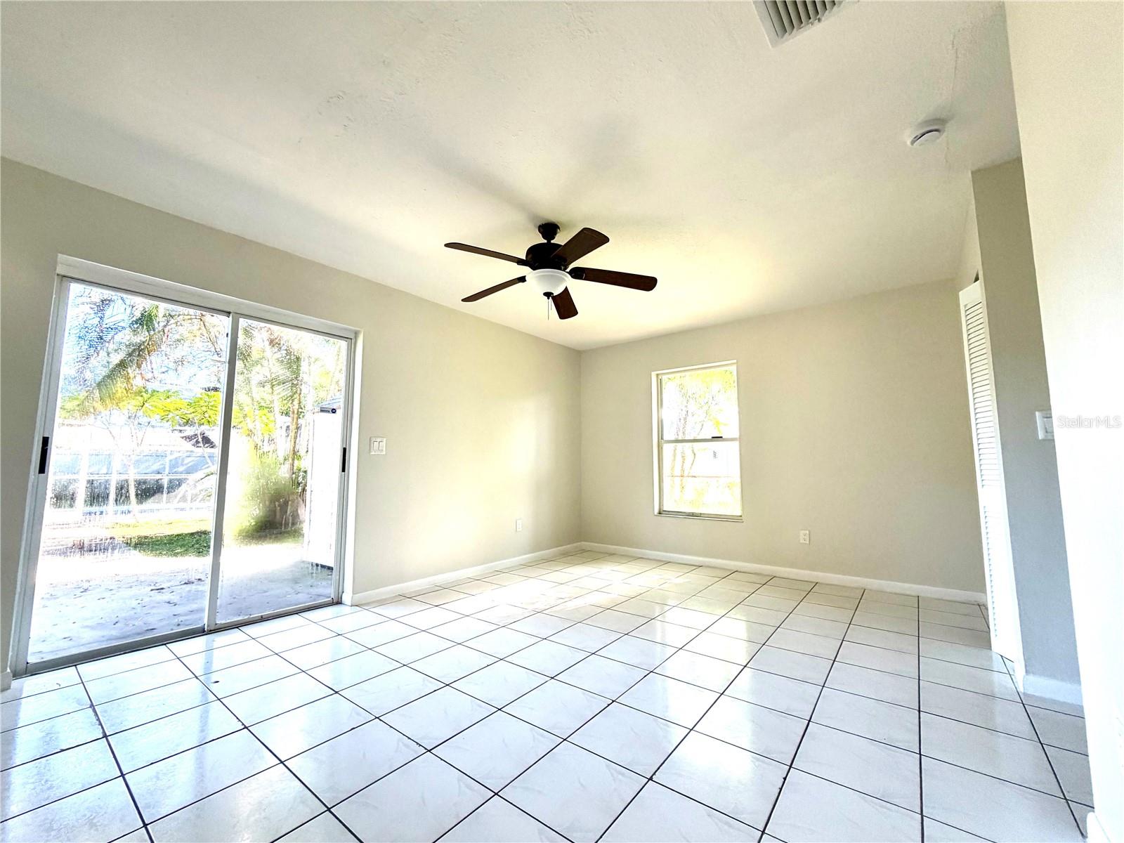 2119 W HENRY AVE — photo 10