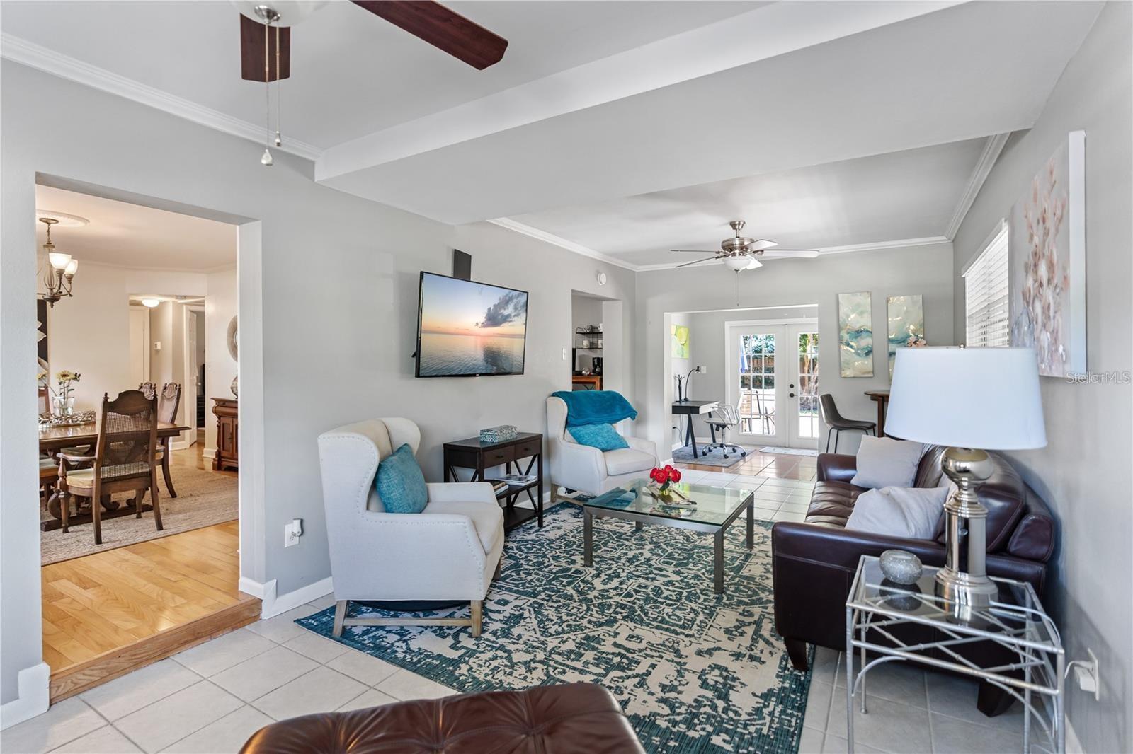 3005 W HELEN AVE — photo 4