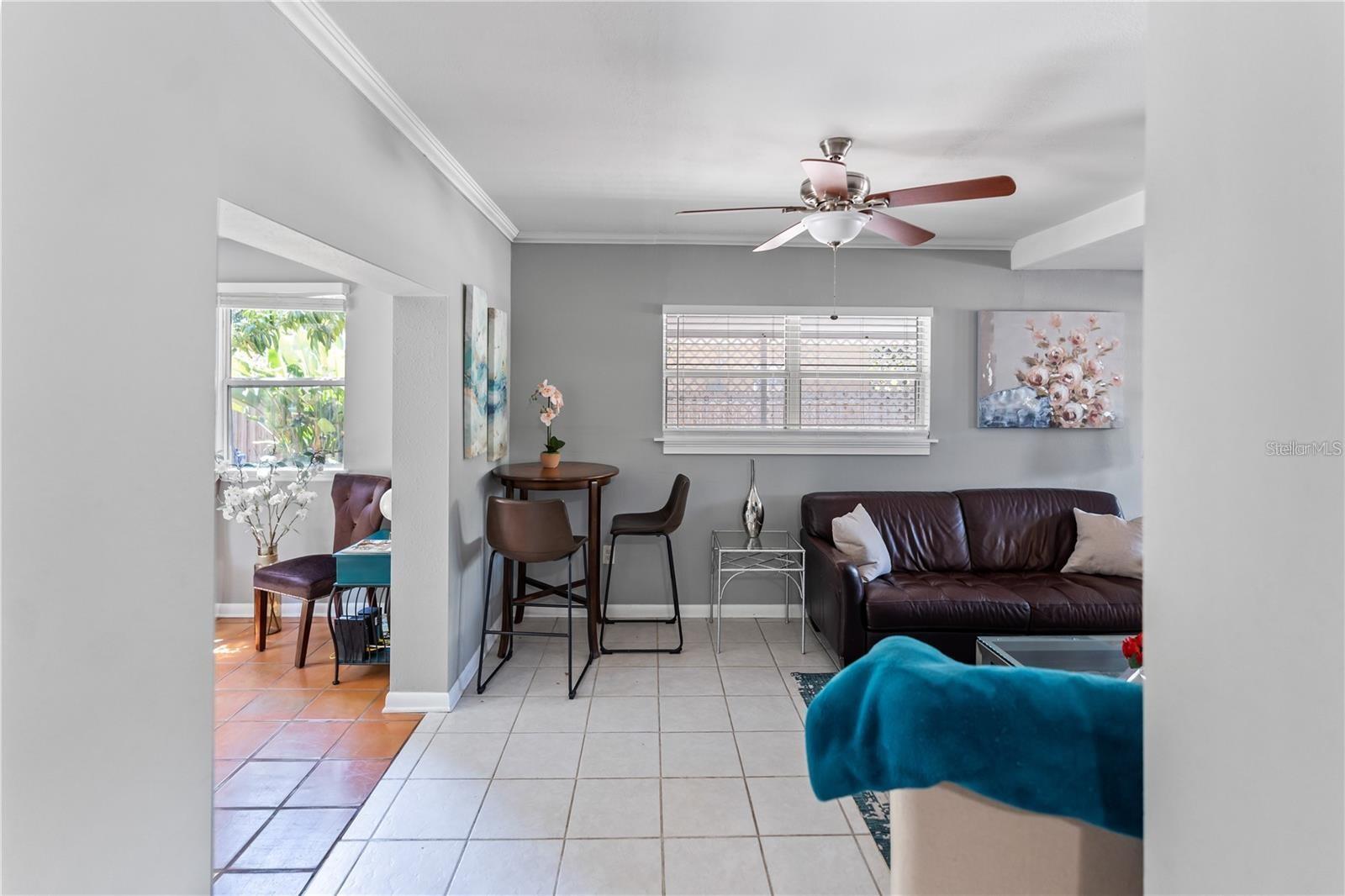 3005 W HELEN AVE — photo 5