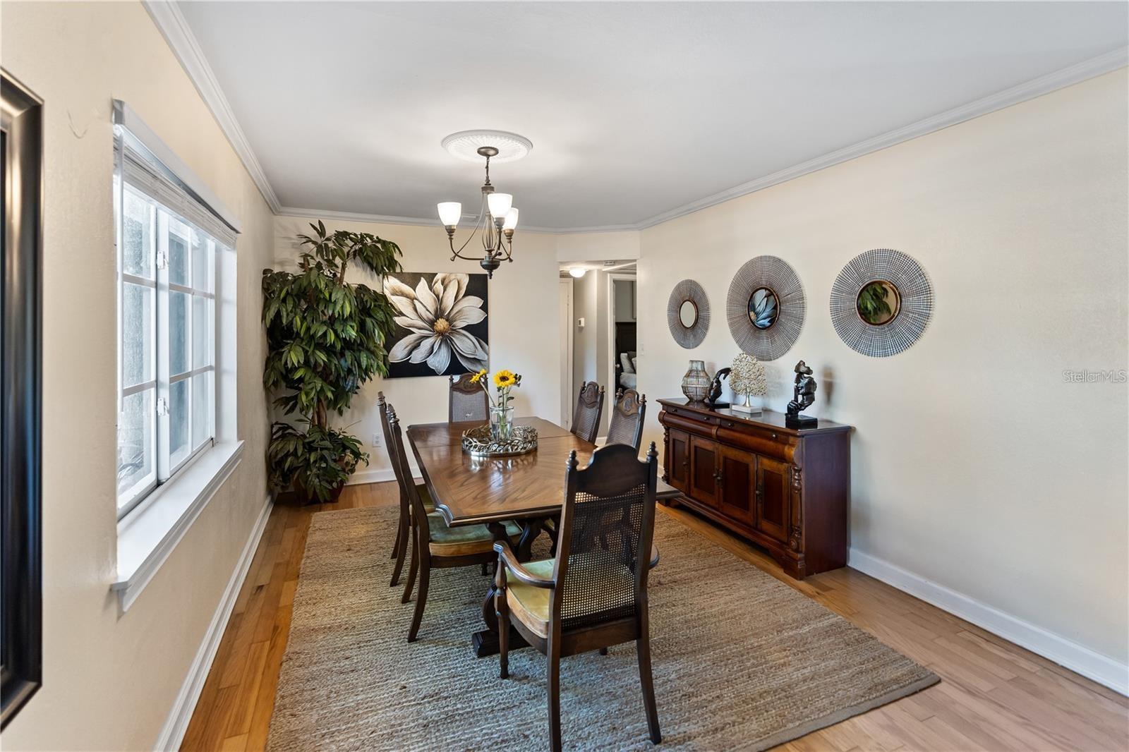 3005 W HELEN AVE — photo 8