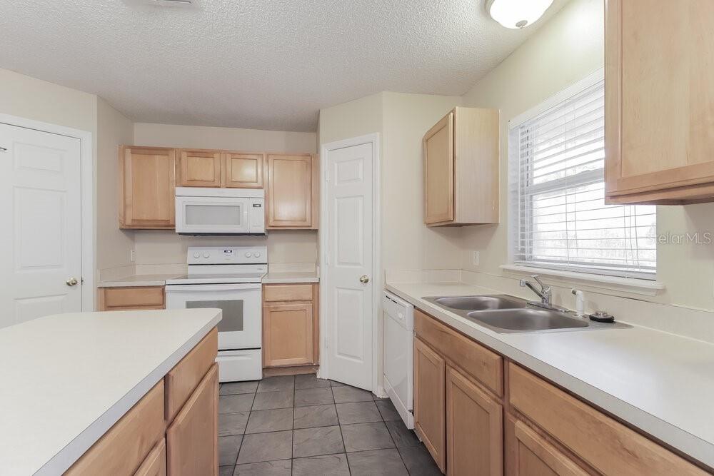 12466 WOODBURY COVE DR — photo 8