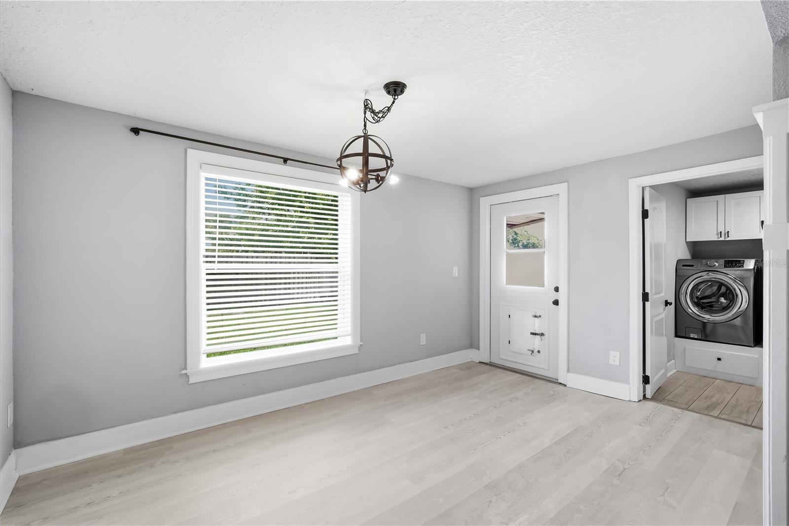 2707 W KENMORE AVE — photo 11