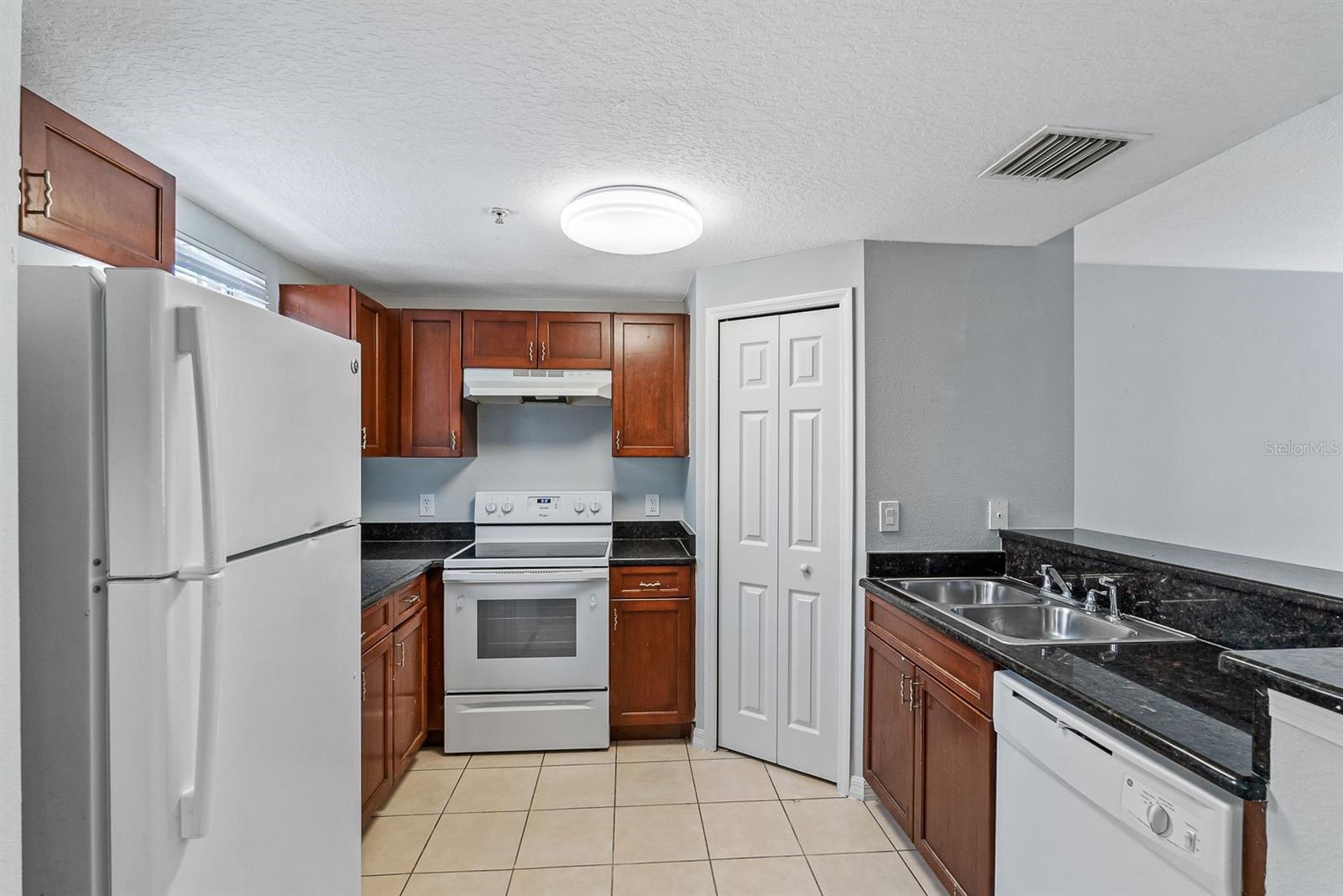 5721 LAS VENTANAS DR — photo 4