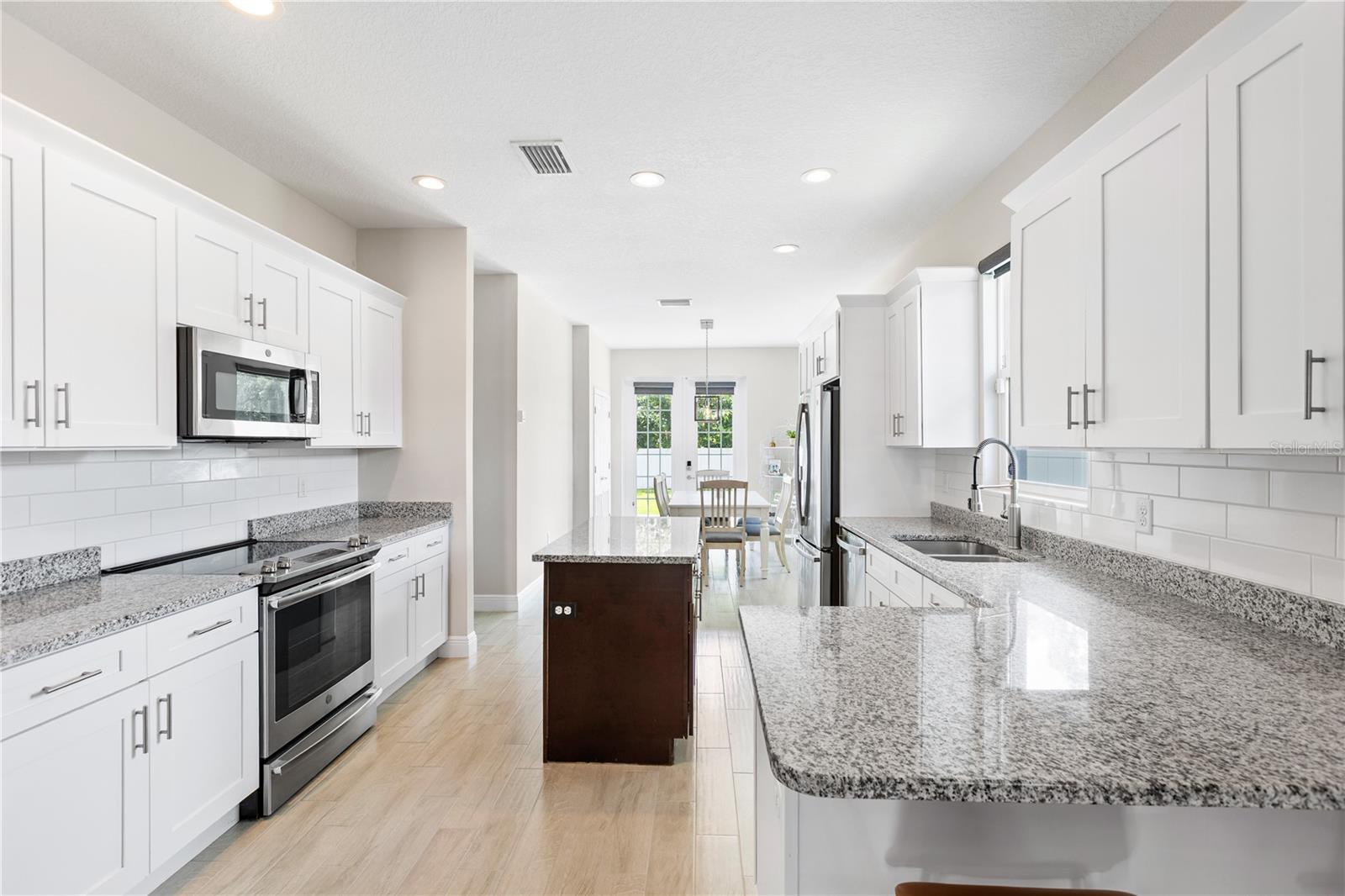 925 E SLIGH AVE — photo 12