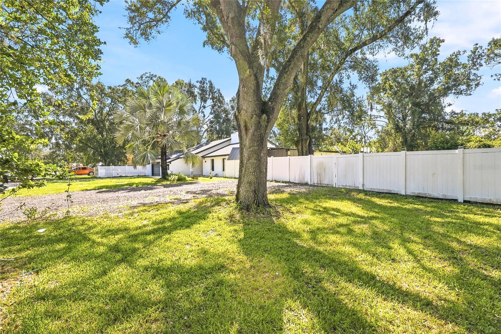 12726 BARRETT DR — photo 2