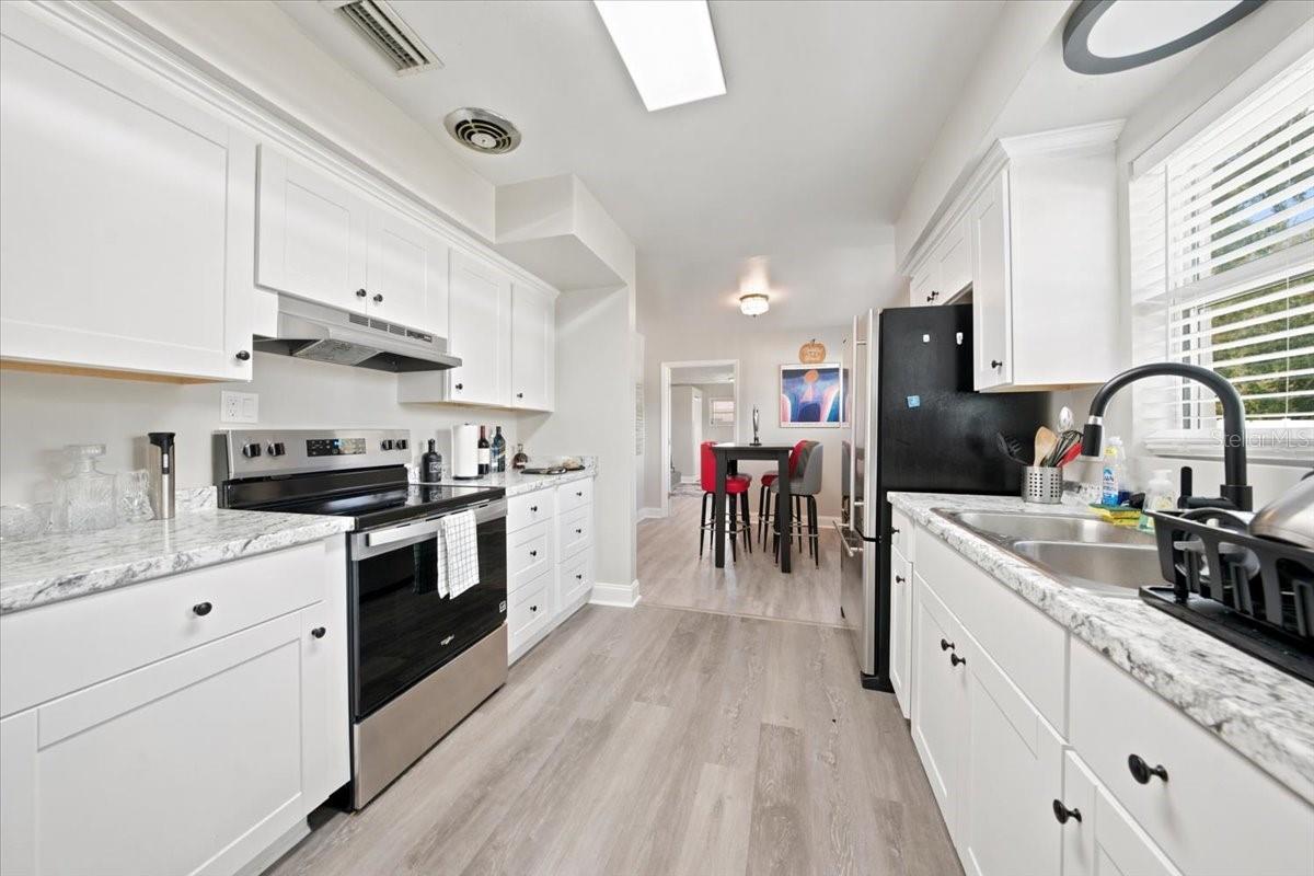 3002 W MARLIN AVE — photo 11
