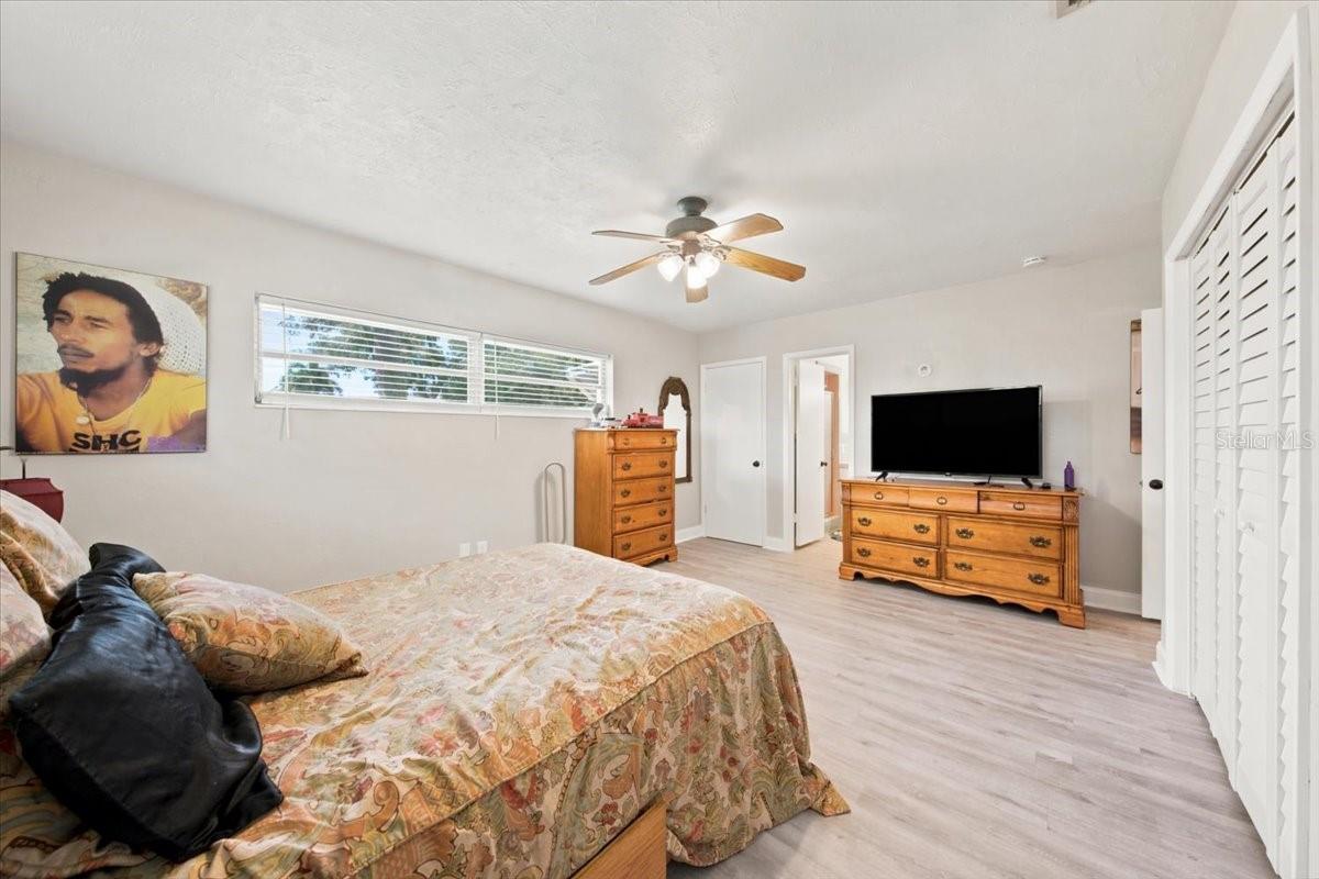 3002 W MARLIN AVE — photo 4