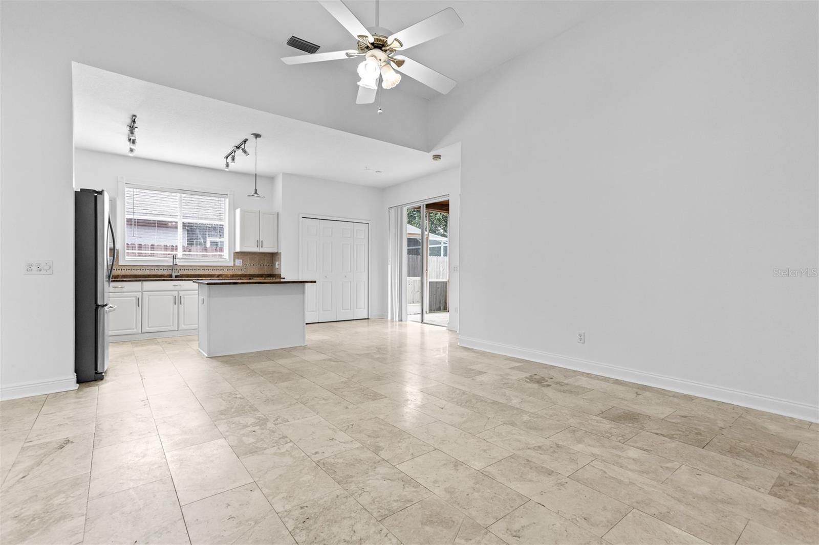 18120 PALM BREEZE DR — photo 9