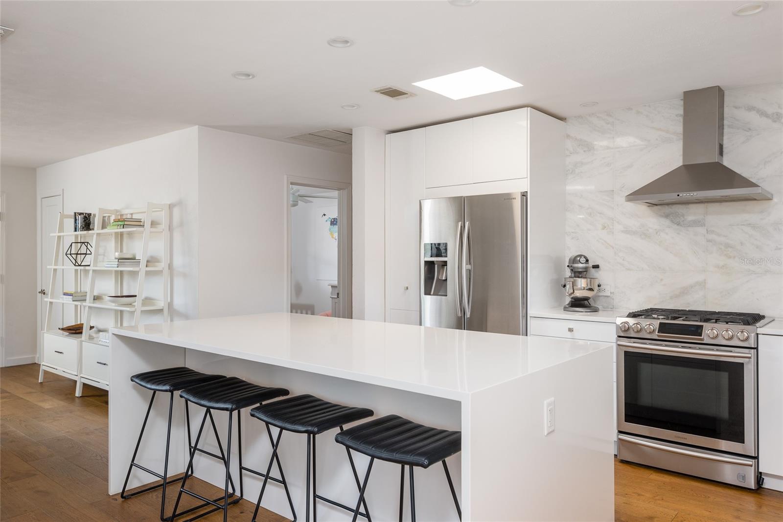 4831 W BAY COURT AVE — photo 4