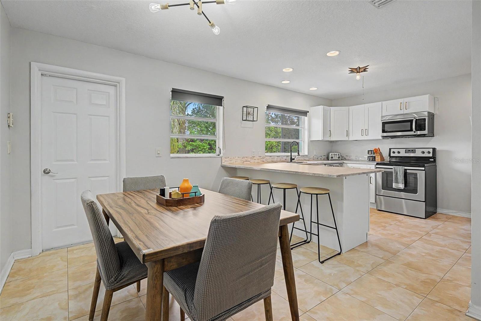 3606 W GRAY ST — photo 9