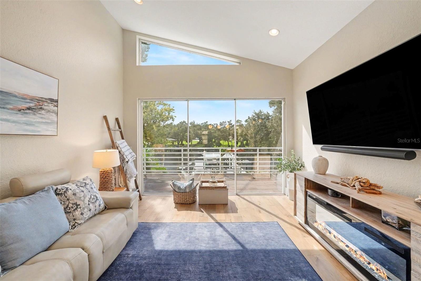 1021 W HENRY AVE — photo 6
