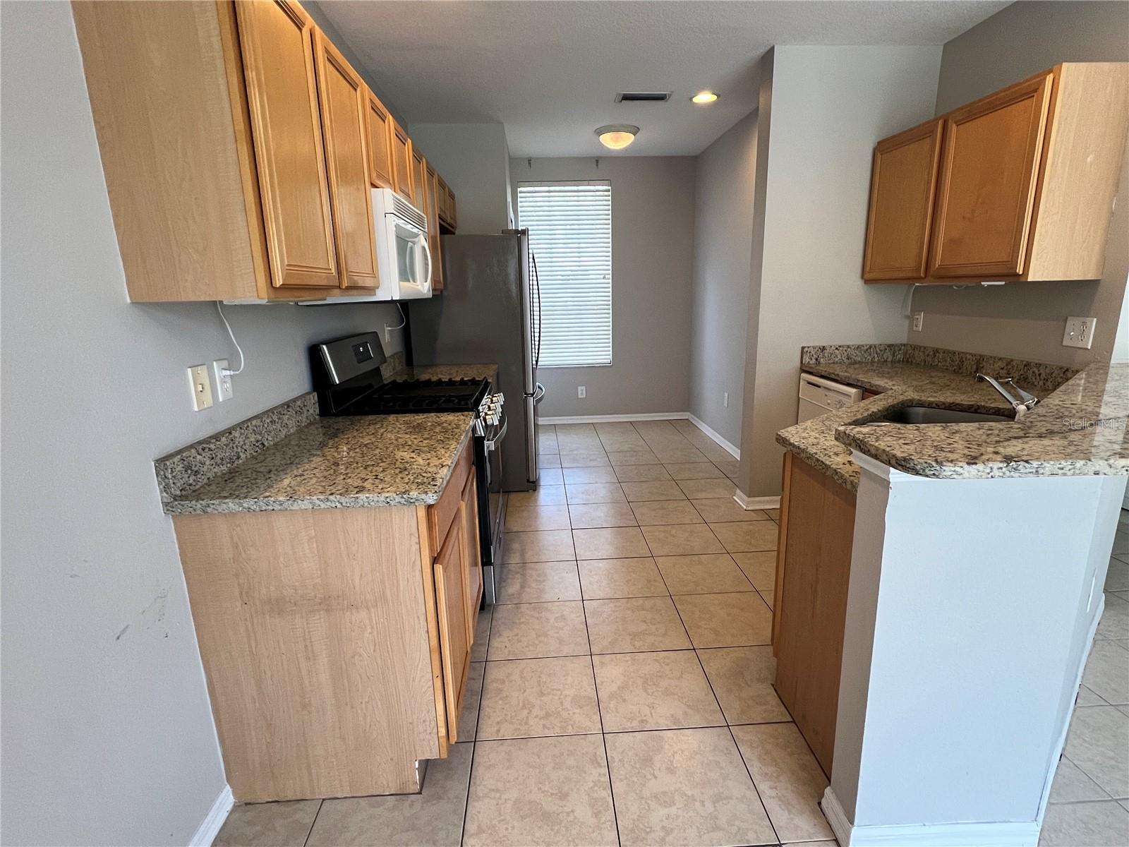 10008 TATE LN — photo 4