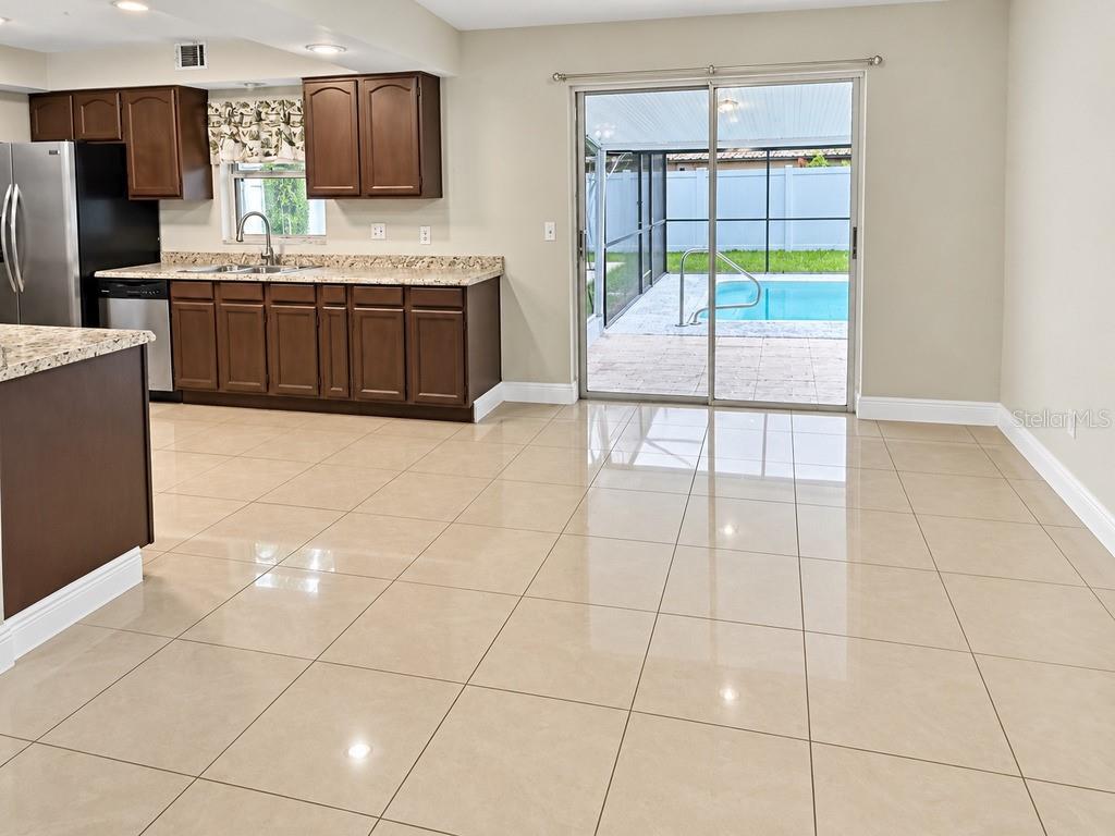 6610 AMBASSADOR DR — photo 12