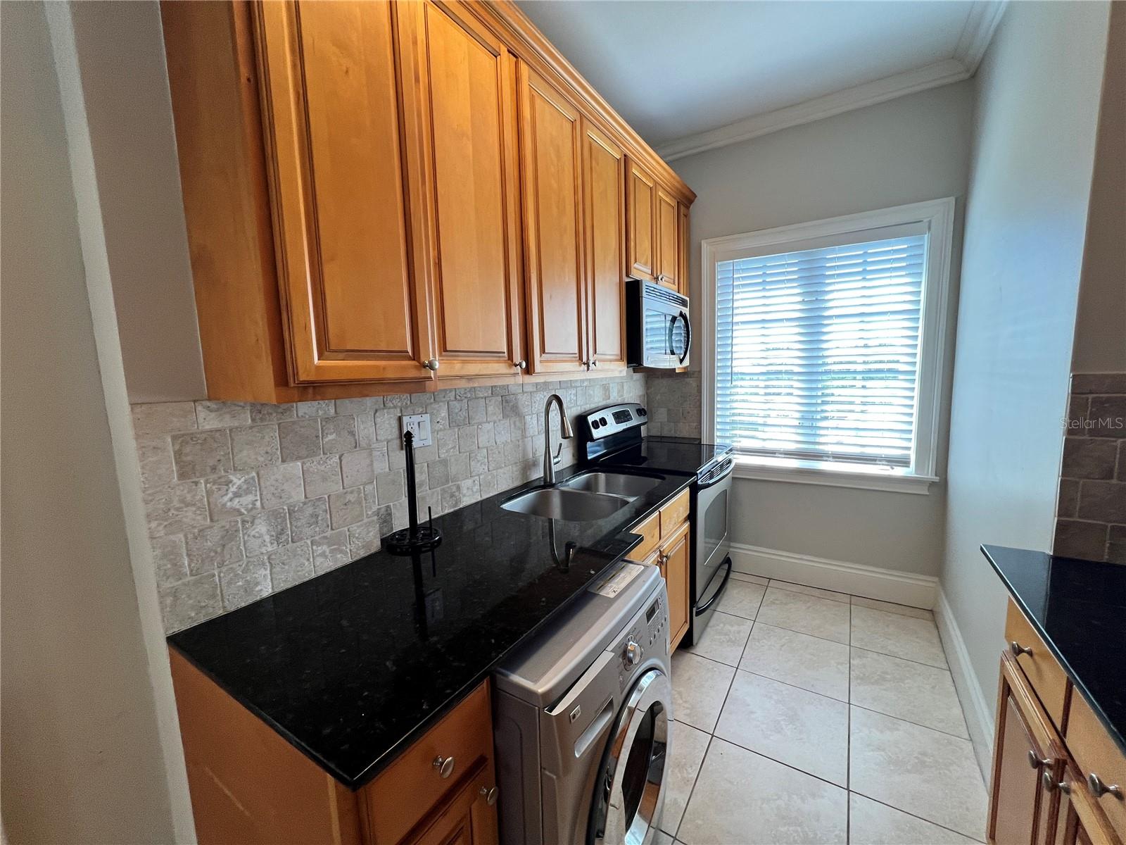 2117 W DEKLE AVE #J3 — photo 8