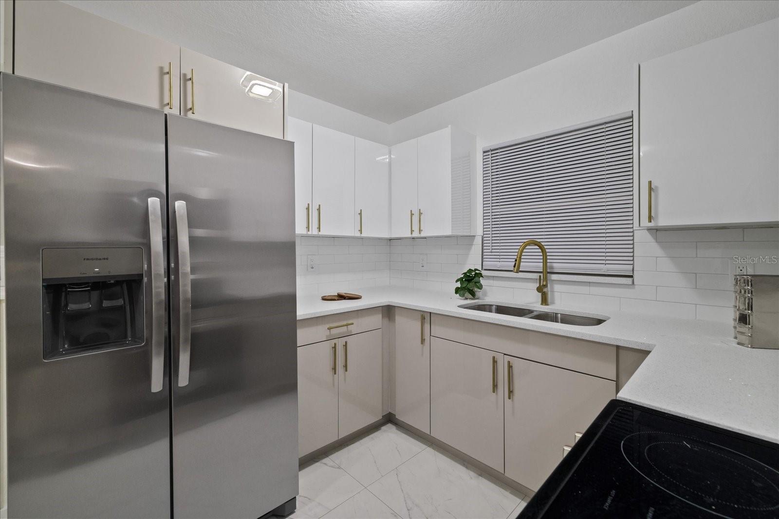 3012 E HANNA AVE — photo 8