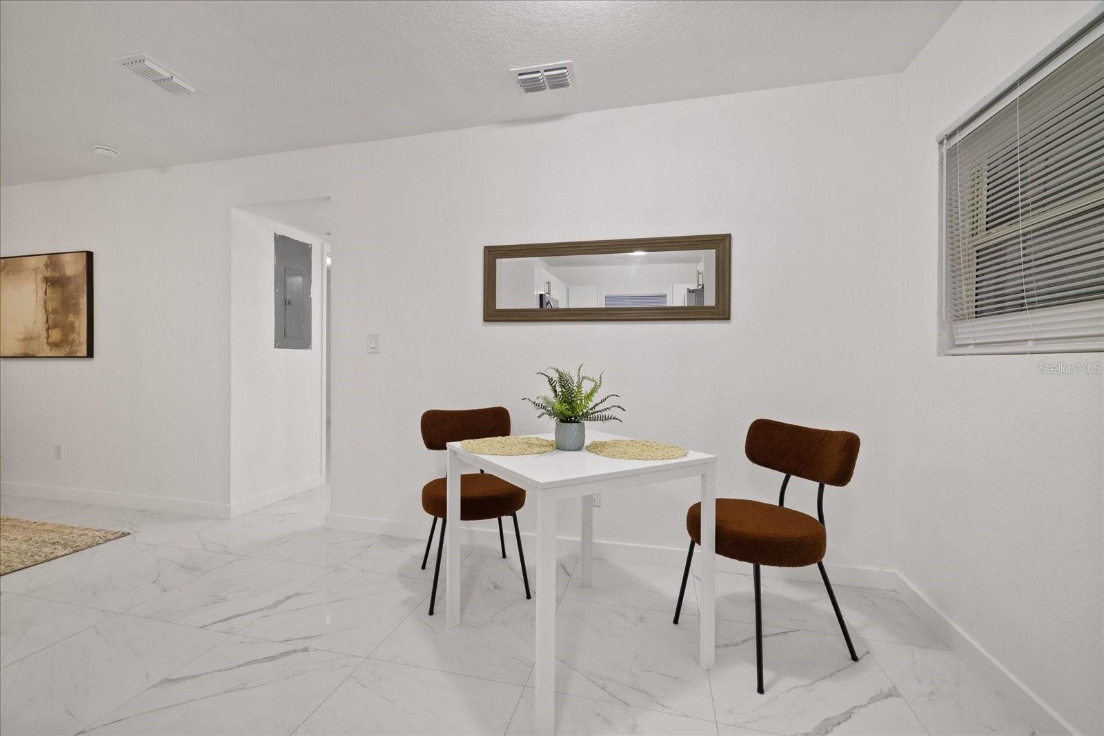 3012 E HANNA AVE — photo 10