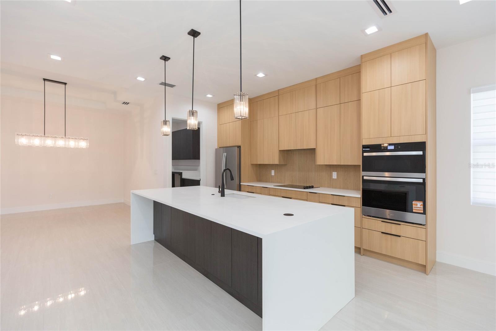 7205 N LOIS AVE — photo 12