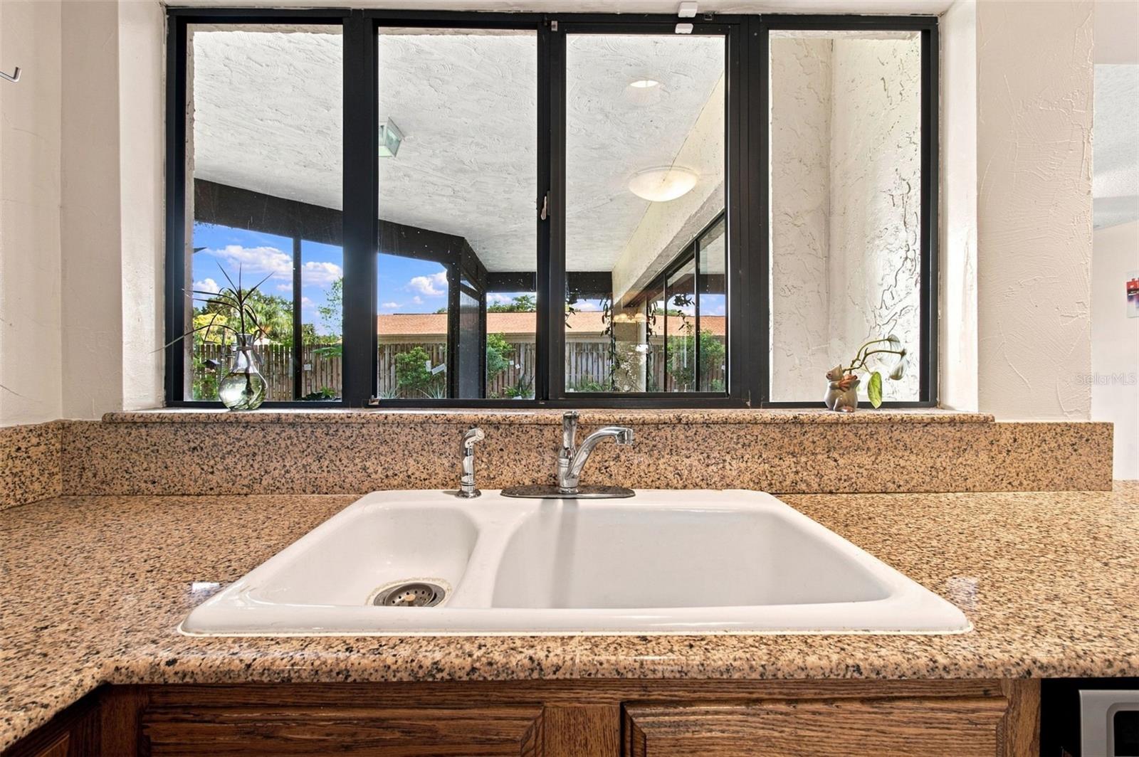 4607 CLOVERLAWN DR — photo 11