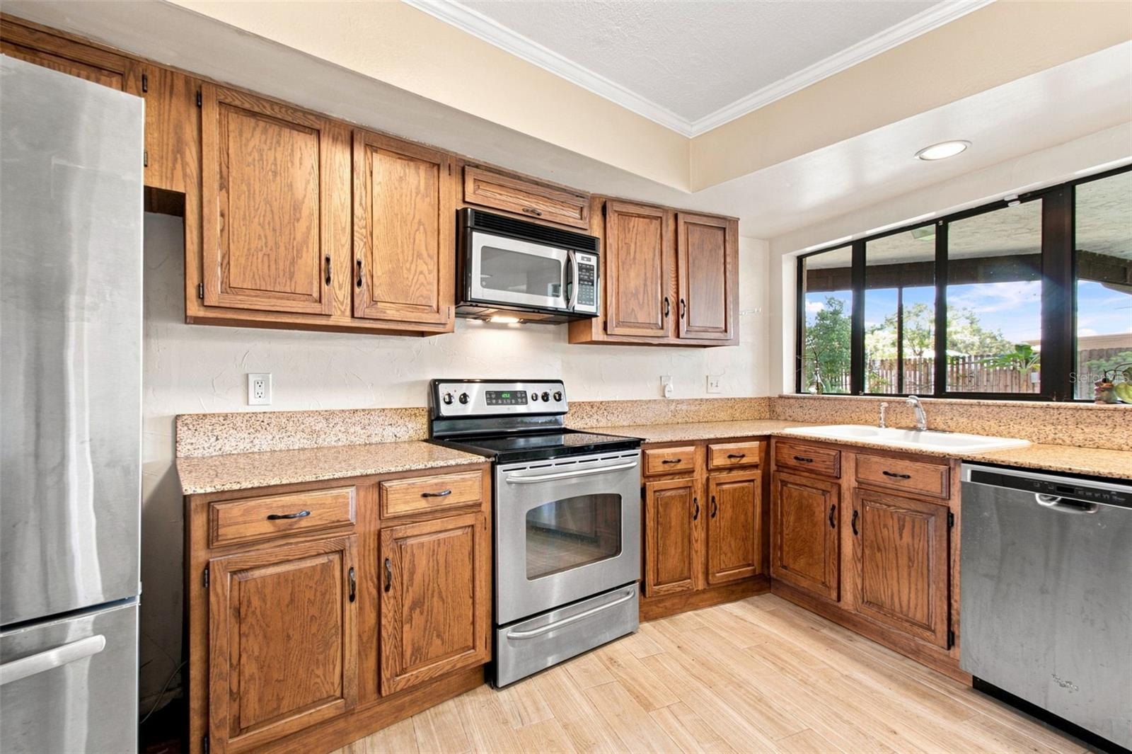 4607 CLOVERLAWN DR — photo 12