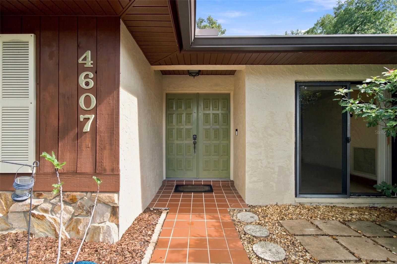 4607 CLOVERLAWN DR — photo 3