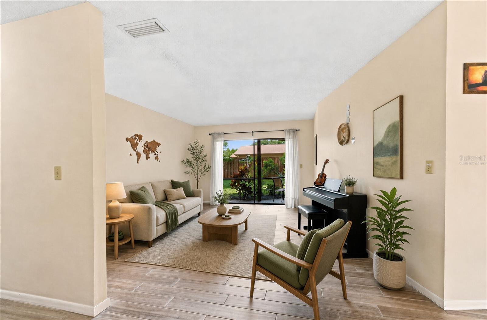 4607 CLOVERLAWN DR — photo 4