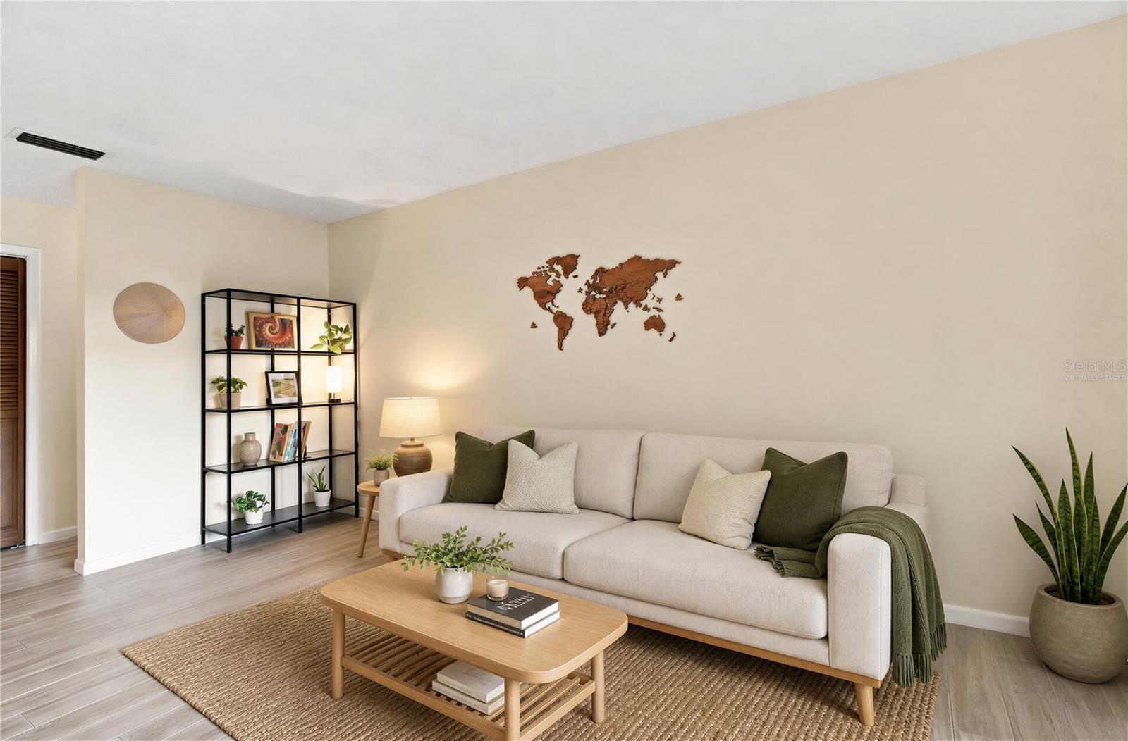 4607 CLOVERLAWN DR — photo 5