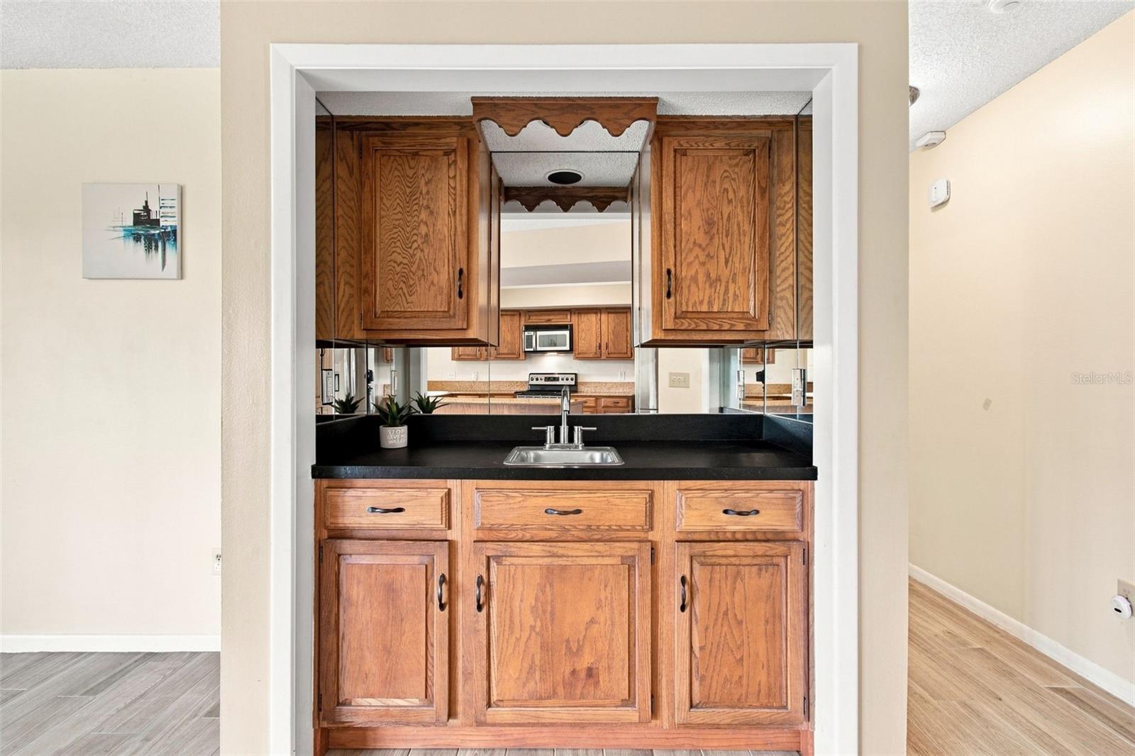 4607 CLOVERLAWN DR — photo 9