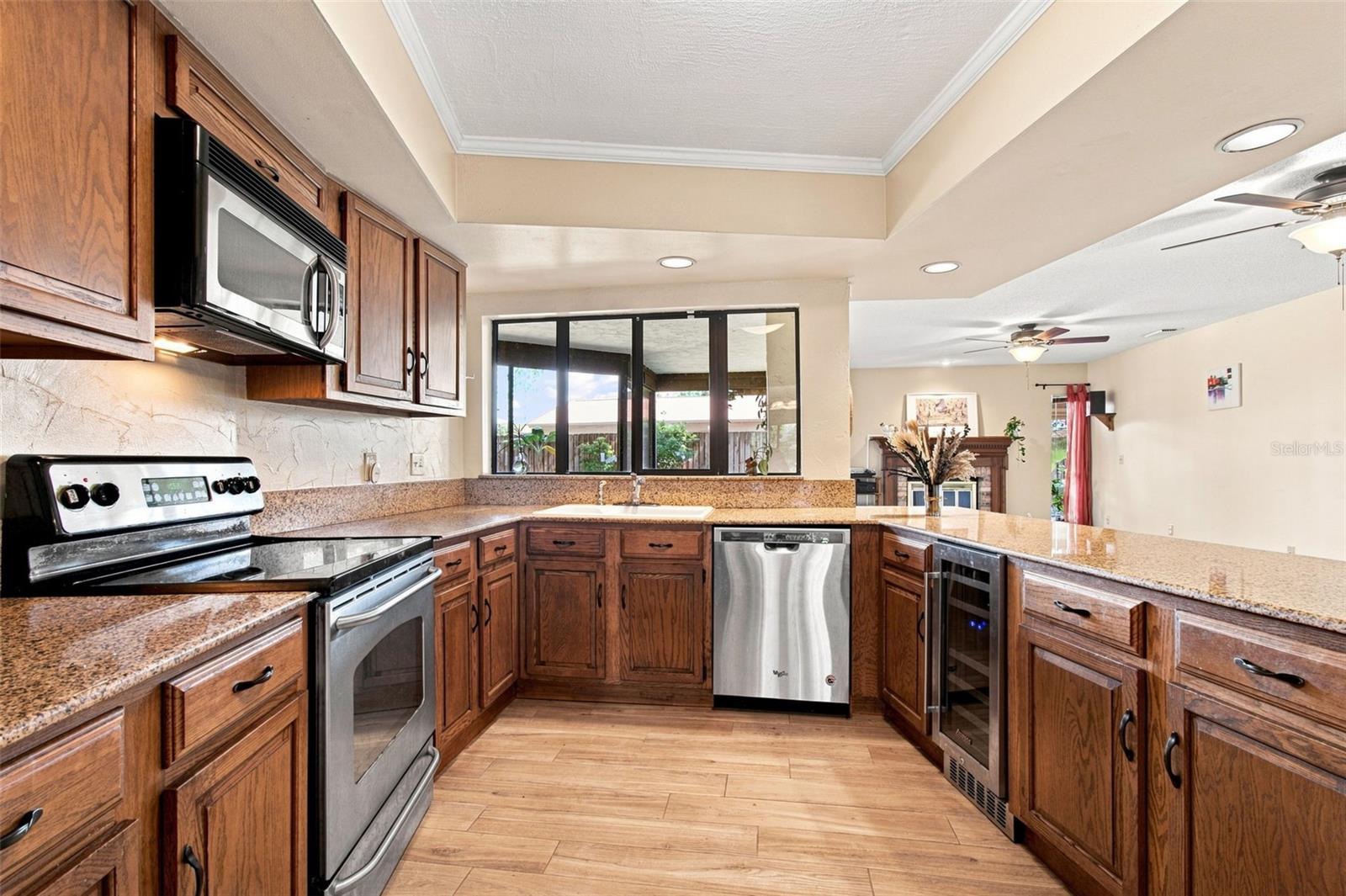 4607 CLOVERLAWN DR — photo 10