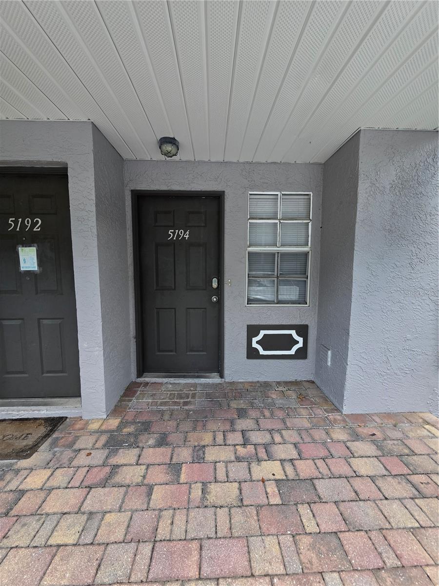 5194 SUNRIDGE PALMS DR — photo 2