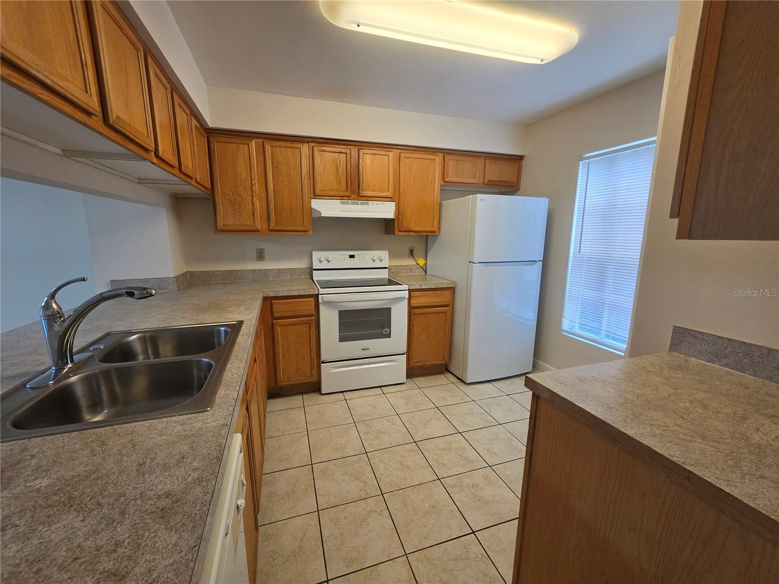 5194 SUNRIDGE PALMS DR — photo 9