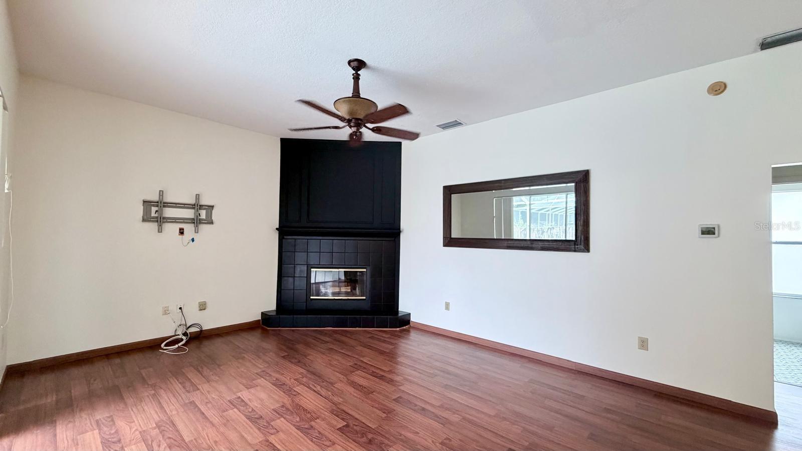 9639 FOX HEARST RD — photo 11