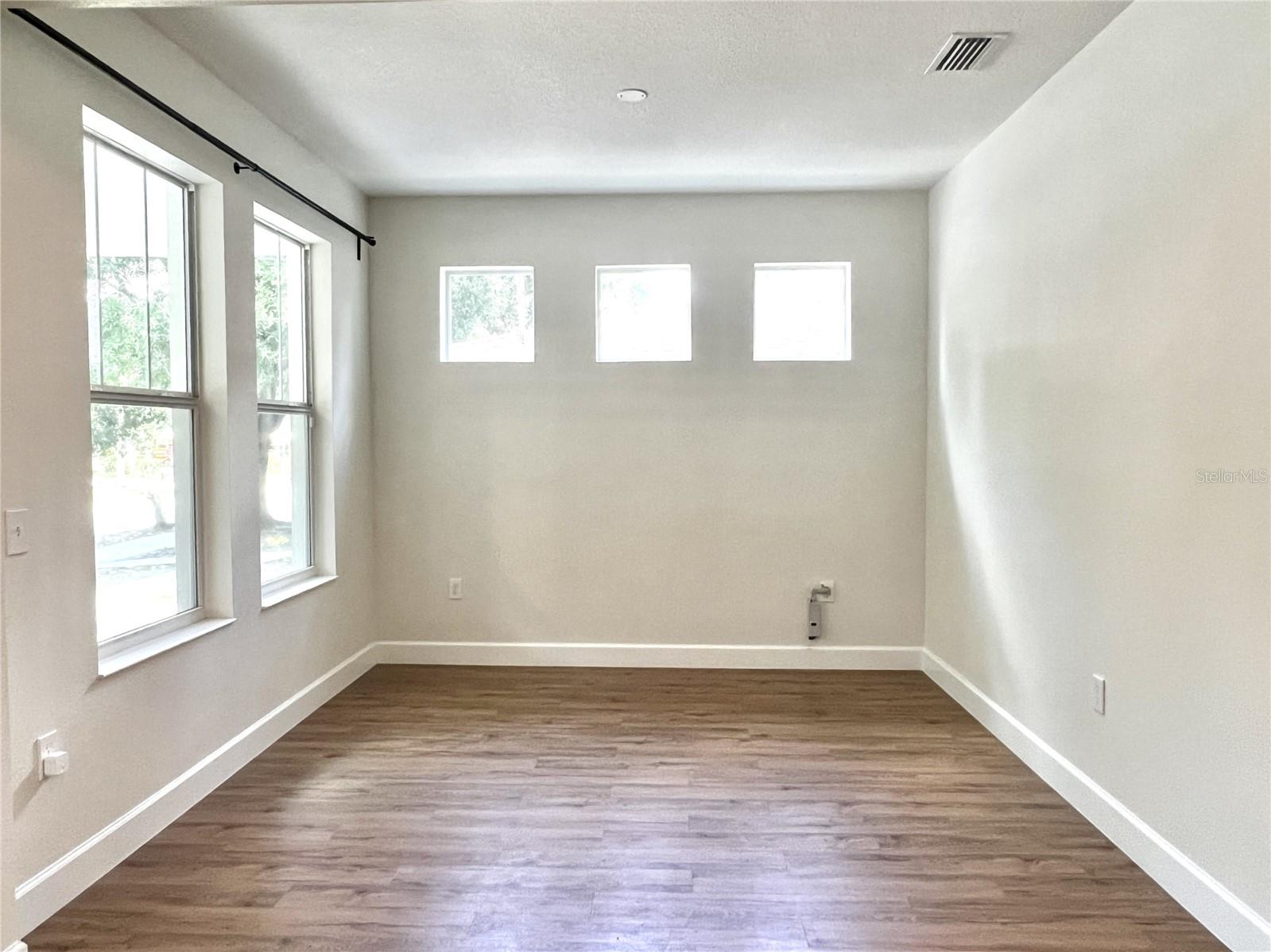 1738 W SPRUCE ST — photo 6
