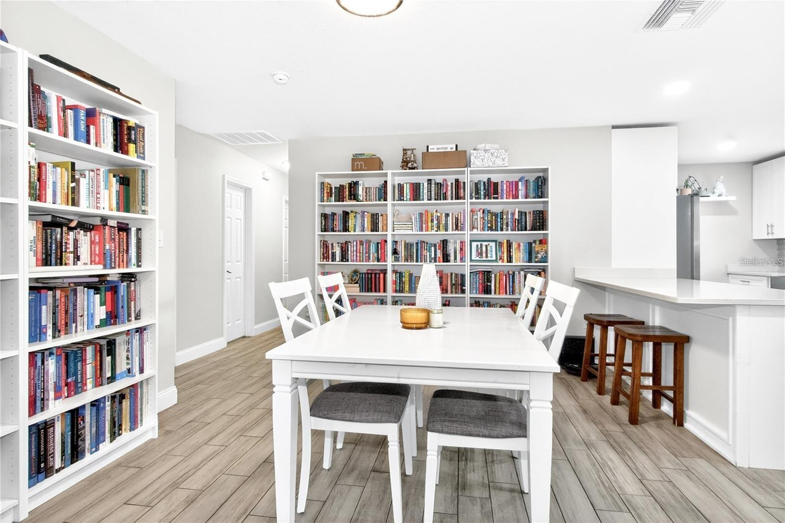 3608 W CARMEN ST — photo 8